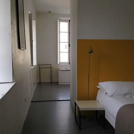 Bloc G فندق مبيت وإفطار