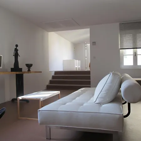 Bloc G Bed & Breakfast 4*