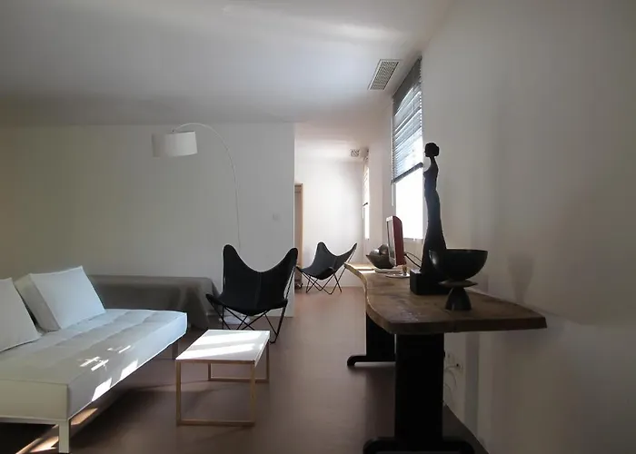 Alojamento de Acomodação e Pequeno-almoço Bloc G